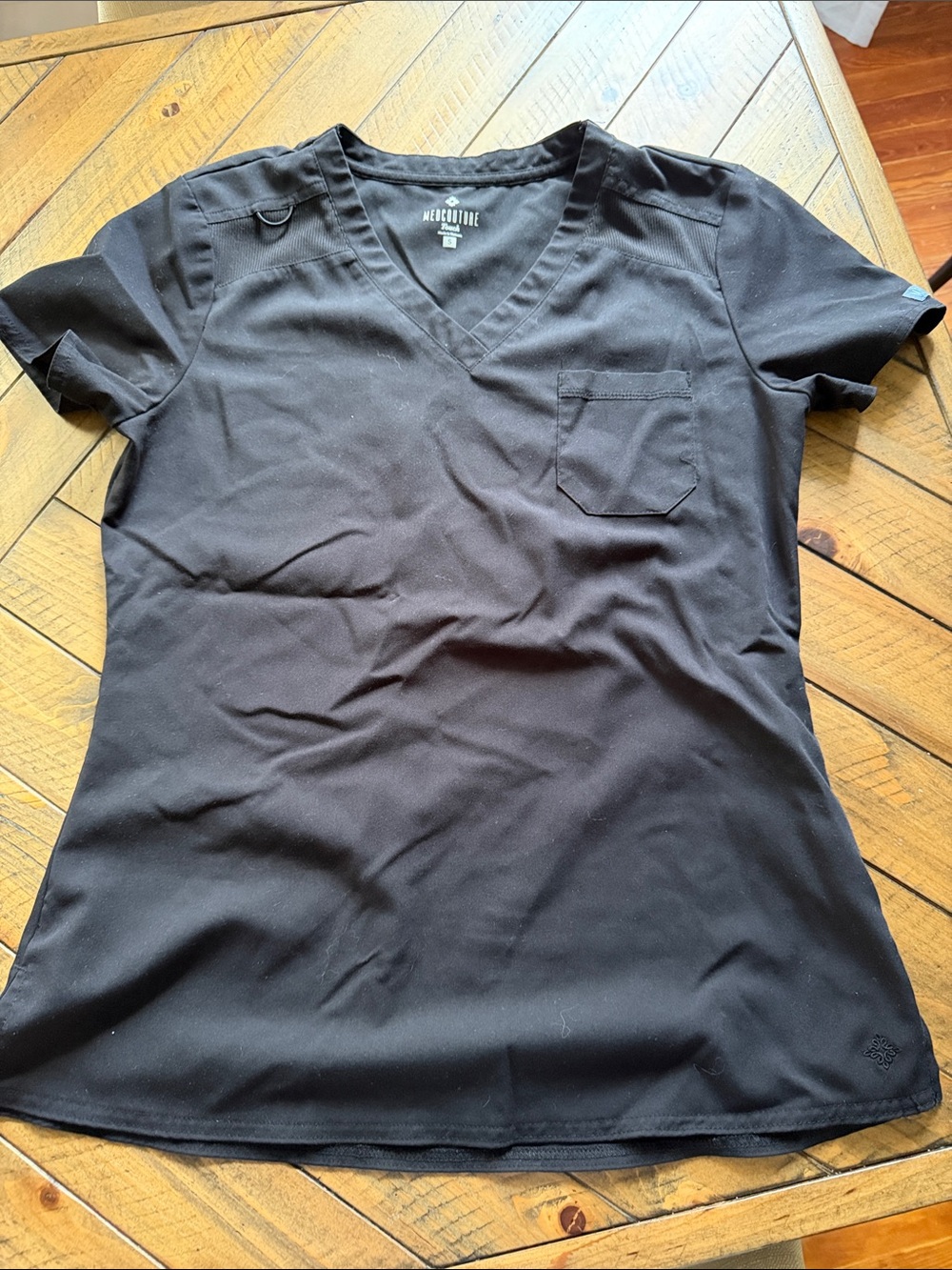 Med Couture Black V-Neck Short Sleeve Scrub Top